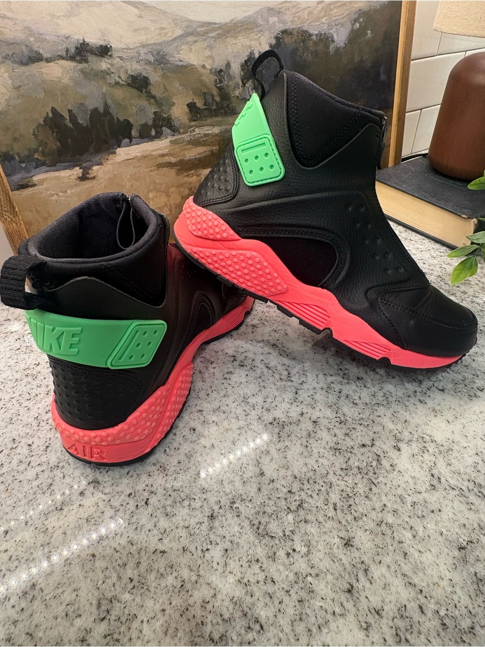Retro- Nike Air Huarache Run Mid PRM Pink Black W 7.5 neon retro